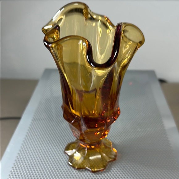 Fenton Handkerchief Amber Glass Vase Elegant Home Accent - Picture 8 of 10